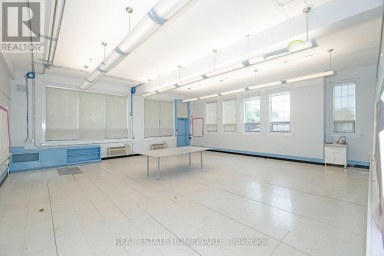 202 SIMCOE STREET N Oshawa (O'Neill) Ontario photo 11