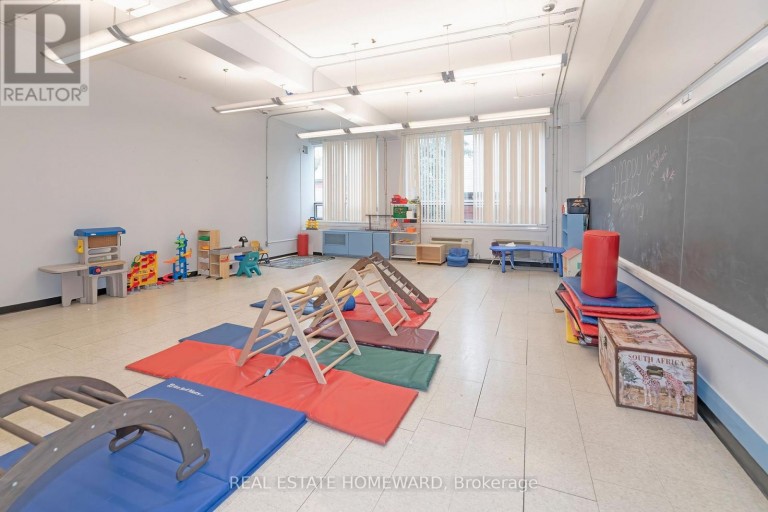 202 SIMCOE STREET N, Oshawa (O'Neill), Ontario, L1G4S9