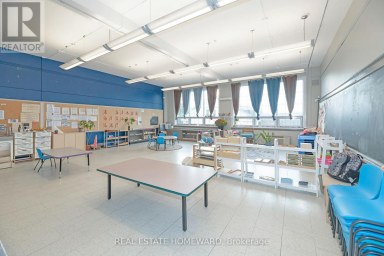 202 SIMCOE STREET N Oshawa (O'Neill) Ontario photo 18