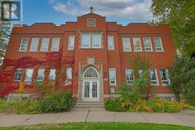202 SIMCOE STREET N Oshawa (O'Neill) Ontario photo 2
