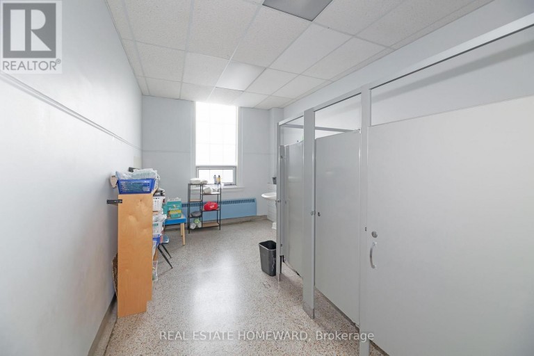 202 SIMCOE STREET N, Oshawa (O'Neill), Ontario, L1G4S9