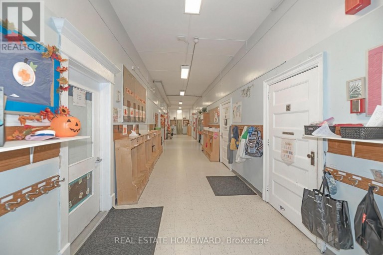202 SIMCOE STREET N, Oshawa (O'Neill), Ontario, L1G4S9