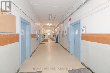 202 SIMCOE STREET N Oshawa (O'Neill) Ontario photo 8