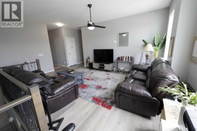 163 Cityside Park NE Calgary Alberta photo 9