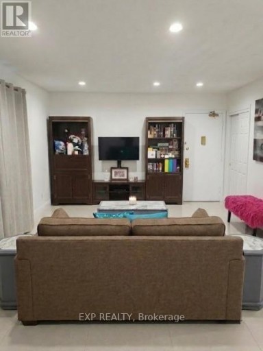 3 - 256 LAKESHORE ROAD E, Mississauga (Port Credit), Ontario, L5G1G9