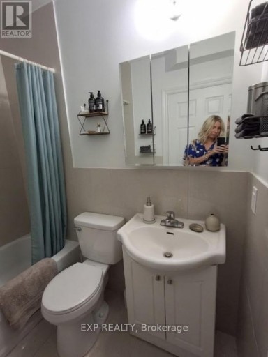 3 - 256 LAKESHORE ROAD E, Mississauga (Port Credit), Ontario, L5G1G9