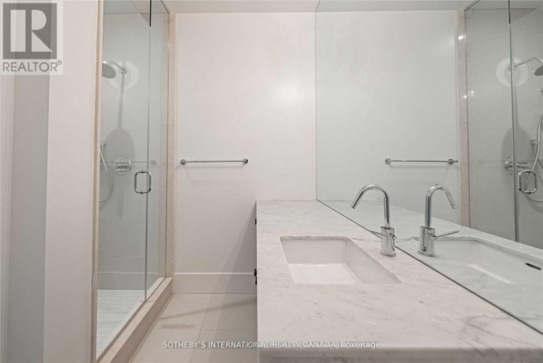TH-113 - 29 QUEENS QUAY E, Toronto (Waterfront Communities), Ontario, M5E0A4