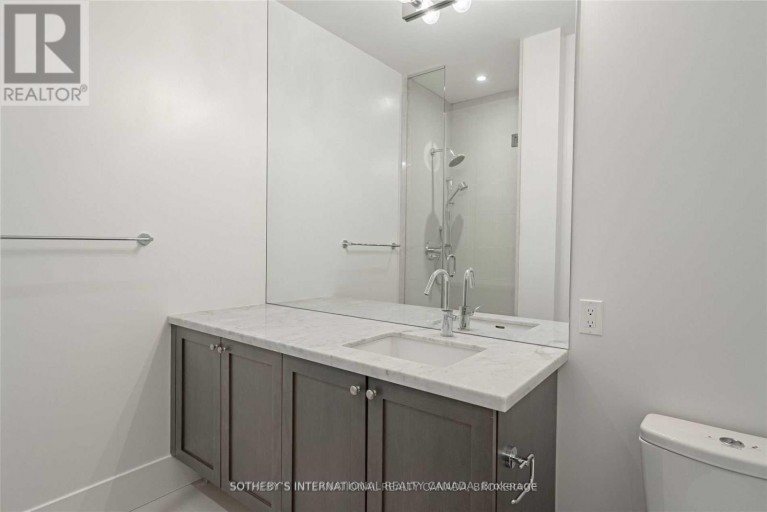 TH-113 - 29 QUEENS QUAY E, Toronto (Waterfront Communities), Ontario, M5E0A4