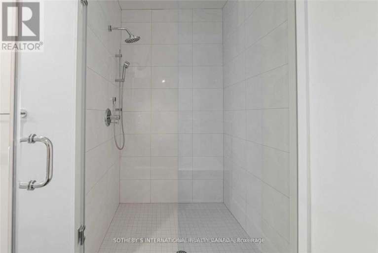 TH-113 - 29 QUEENS QUAY E, Toronto (Waterfront Communities), Ontario, M5E0A4