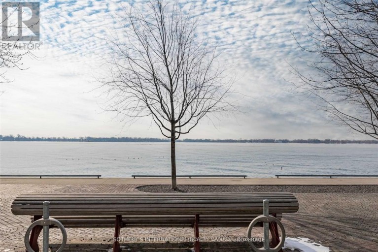 TH-113 - 29 QUEENS QUAY E, Toronto (Waterfront Communities), Ontario, M5E0A4