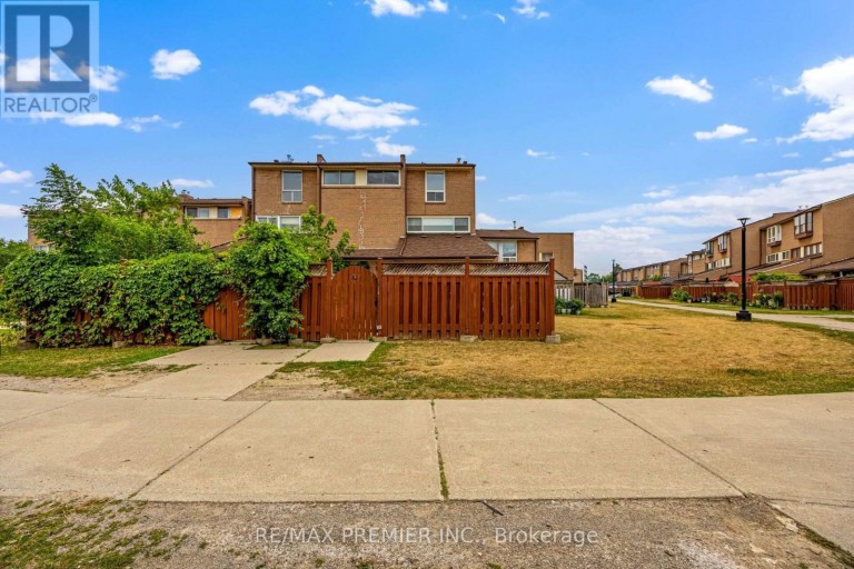 82 - 248 JOHN GARLAND BOULEVARD, Toronto (West Humber-Clairville), Ontario, M9V1N8