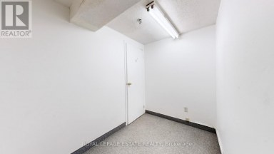 B101 - 2558 DANFORTH AVENUE Toronto (East End-Danforth) Ontario photo 11