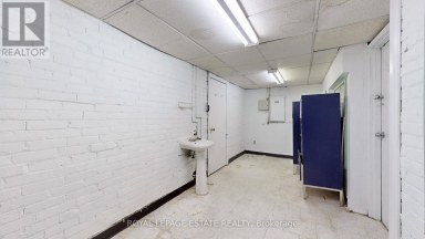 B101 - 2558 DANFORTH AVENUE Toronto (East End-Danforth) Ontario photo 12