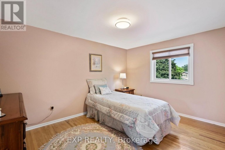 171 SIMONSTON BOULEVARD, Markham (German Mills), Ontario, L3T4M1