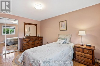 171 SIMONSTON BOULEVARD Markham (German Mills) Ontario photo 20