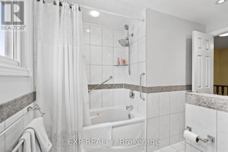 171 SIMONSTON BOULEVARD, Markham (German Mills), Ontario, L3T4M1