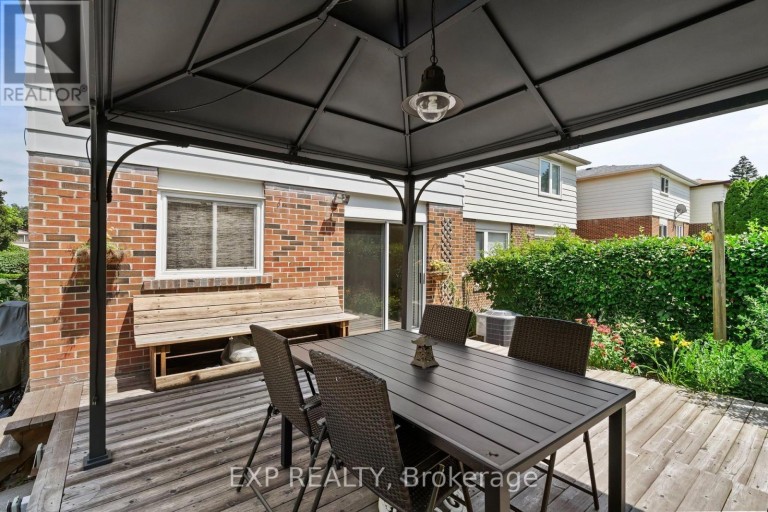 171 SIMONSTON BOULEVARD, Markham (German Mills), Ontario, L3T4M1