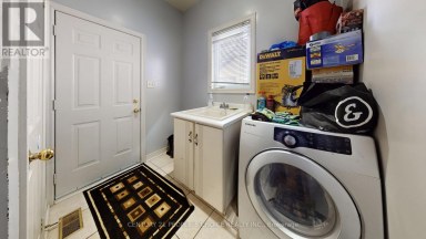 9 ROUGHLEY STREET Bradford West Gwillimbury (Bradford) Ontario photo 10