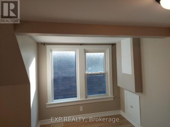 LOFT - 148 GIBSON AVENUE Hamilton (Gibson) Ontario photo 3