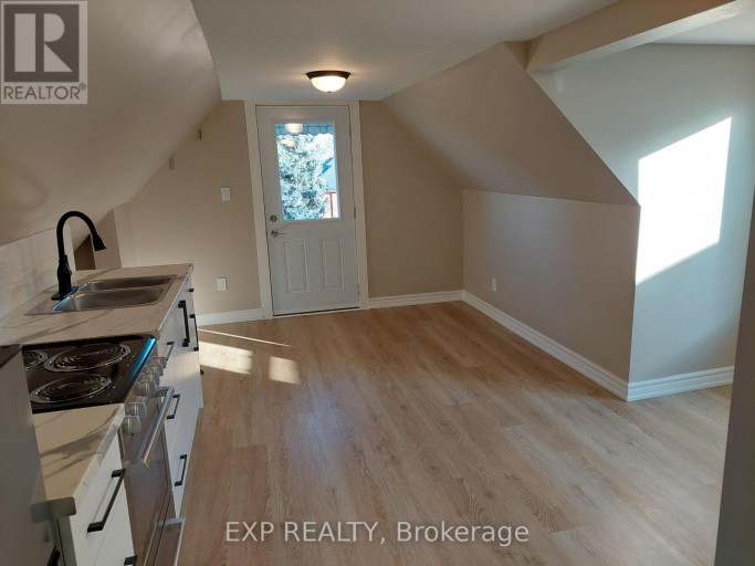 LOFT - 148 GIBSON AVENUE, Hamilton (Gibson), Ontario, L8L6J8