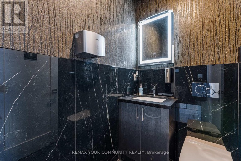 218 - 9737 YONGE STREET, Richmond Hill (Harding), Ontario, L4C8S7
