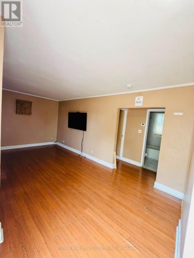 7118 GOREWAY DRIVE, Mississauga (Malton), Ontario, L4T2T6
