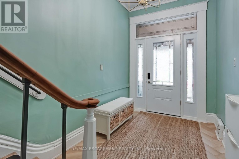 2 - 87 COLBOURNE STREET, Hamilton (Central), Ontario, L8R2G6