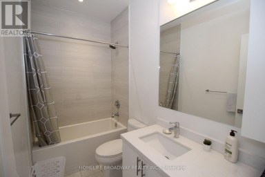 TH7 - 392 HIGHWAY 7 E Richmond Hill (Doncrest) Ontario photo 4