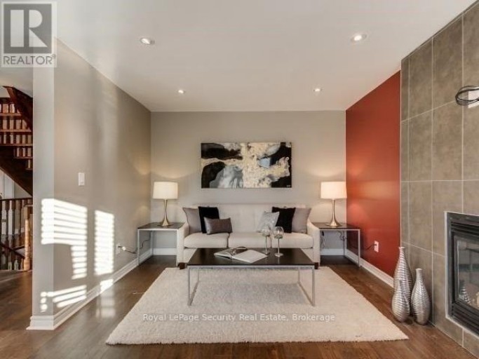 76 DANTE COURT, Vaughan (East Woodbridge), Ontario, L4L7X4