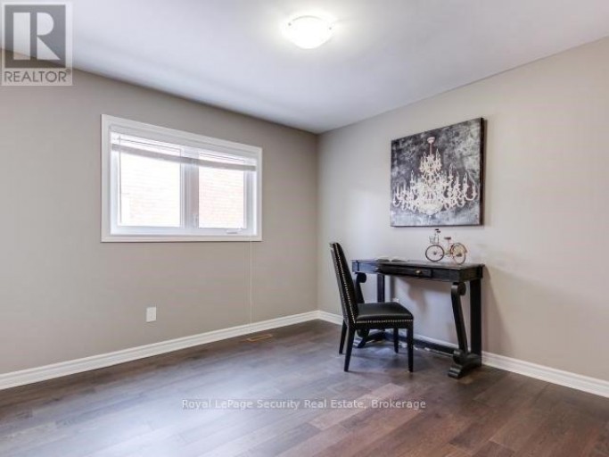 76 DANTE COURT, Vaughan (East Woodbridge), Ontario, L4L7X4