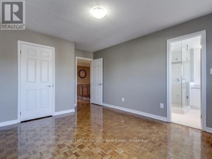 76 DANTE COURT, Vaughan (East Woodbridge), Ontario, L4L7X4