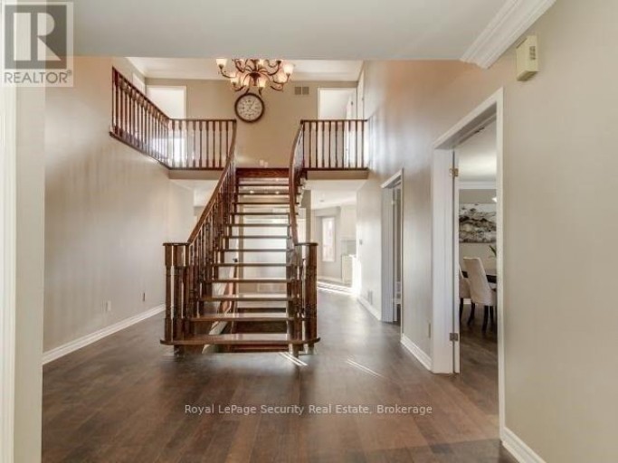 76 DANTE COURT, Vaughan (East Woodbridge), Ontario, L4L7X4