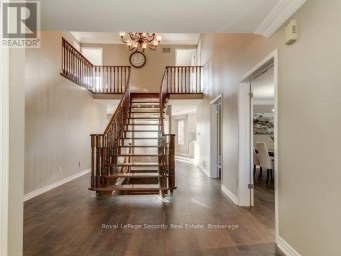 76 DANTE COURT Vaughan (East Woodbridge) Ontario photo 2