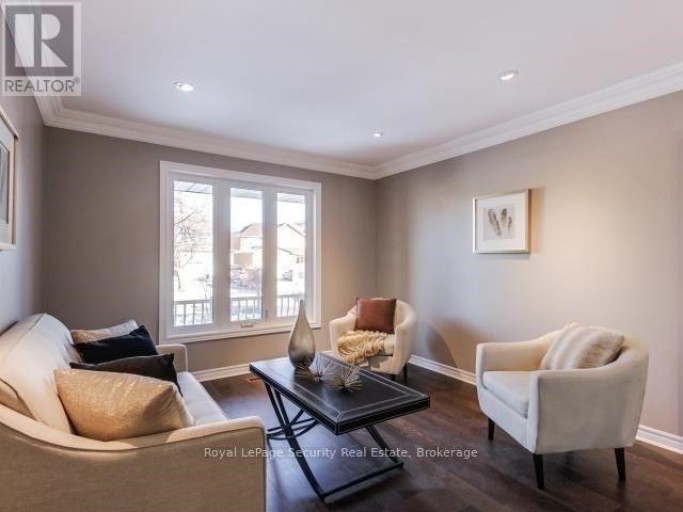 76 DANTE COURT, Vaughan (East Woodbridge), Ontario, L4L7X4
