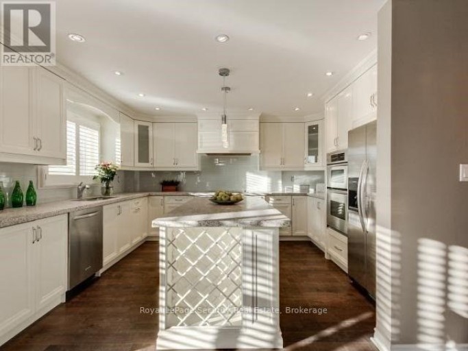 76 DANTE COURT, Vaughan (East Woodbridge), Ontario, L4L7X4