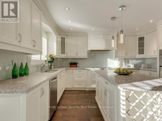 76 DANTE COURT, Vaughan (East Woodbridge), Ontario, L4L7X4