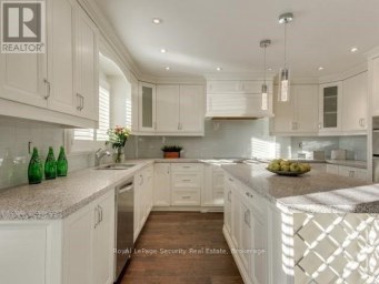 76 DANTE COURT Vaughan (East Woodbridge) Ontario photo 6