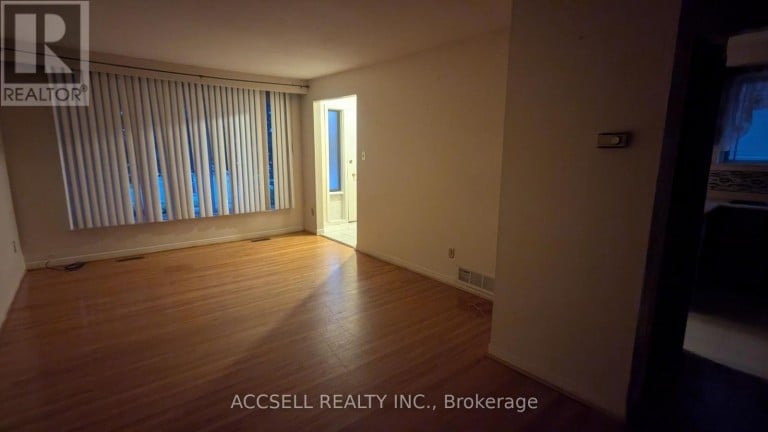 1055 CLAREDALE ROAD, Mississauga (Mineola), Ontario, L5G1T5