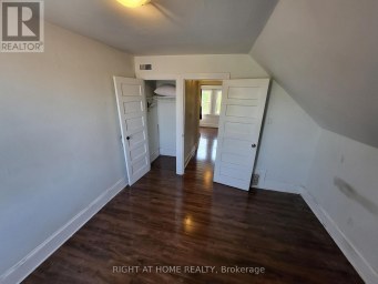 2 - 194 BEATRICE STREET Toronto (Palmerston-Little Italy) Ontario photo 4