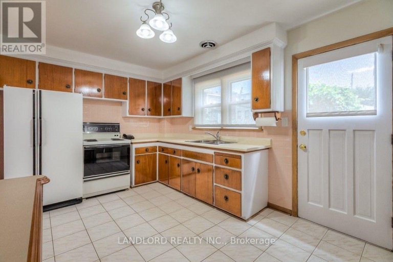 85 GREENLAW AVENUE, Toronto (Corso Italia-Davenport), Ontario, M6H3V8