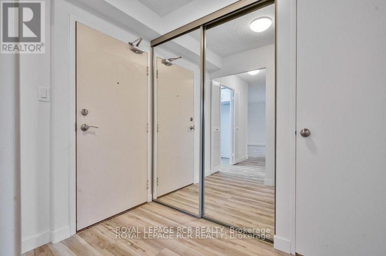 205 - 1535 LAKESHORE ROAD E, Mississauga (Lakeview), Ontario, L5E3E2
