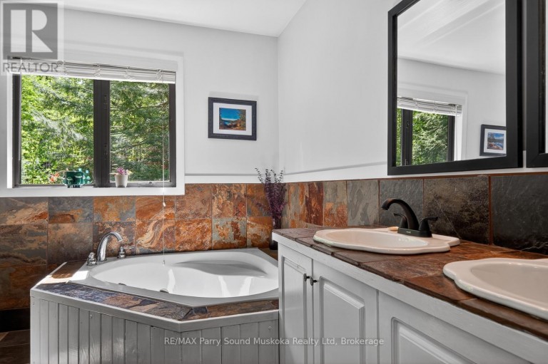 34 SILVER POINT DRIVE, Seguin, Ontario, P2W2W8