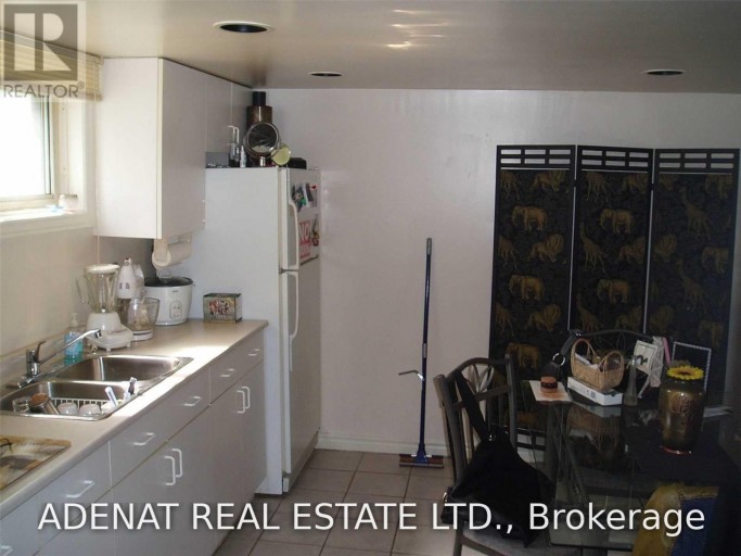 BSMT - 146 FAIRHOLME AVENUE, Toronto (Englemount-Lawrence), Ontario, M6B2X2