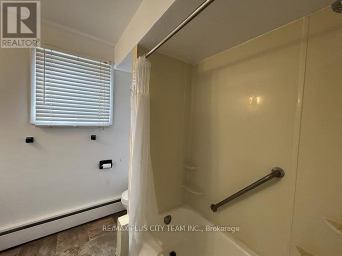 #02 - 164 WESTMOUNT STREET, Oshawa (Vanier), Ontario, L1J4X4