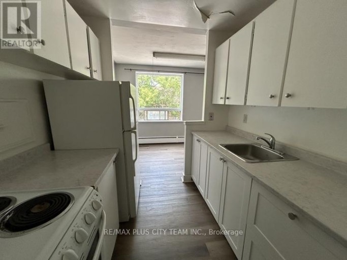 06 - 316 SAGUENAY AVENUE, Oshawa (McLaughlin), Ontario, L1J2N1