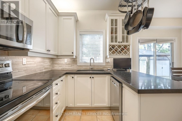 51 MONTEREY ROAD, Vaughan (Sonoma Heights), Ontario, L4H1W3