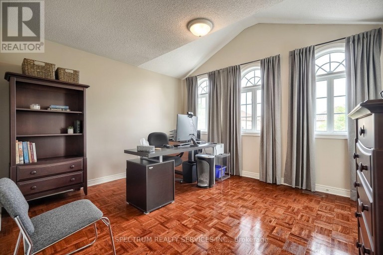 51 MONTEREY ROAD, Vaughan (Sonoma Heights), Ontario, L4H1W3