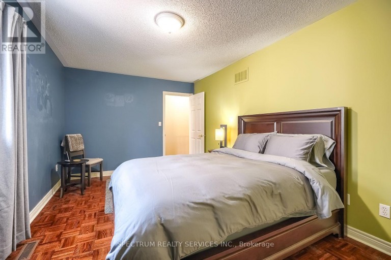 51 MONTEREY ROAD, Vaughan (Sonoma Heights), Ontario, L4H1W3