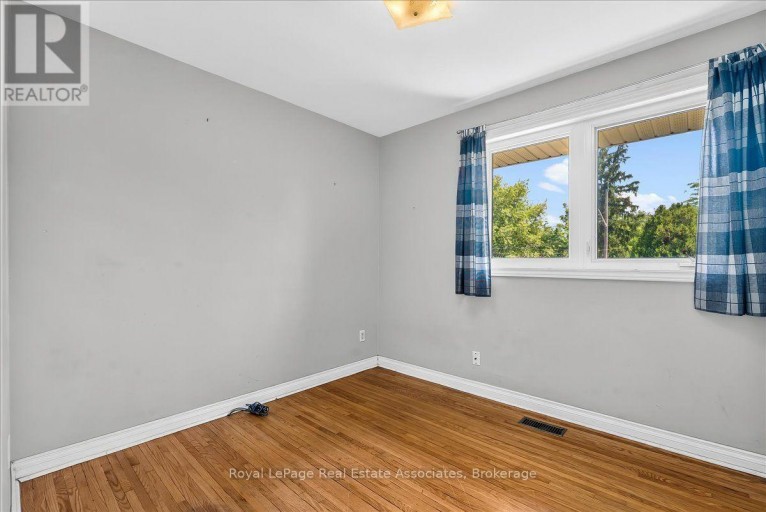 132 VISTA BOULEVARD, Mississauga (Streetsville), Ontario, L5M1V9