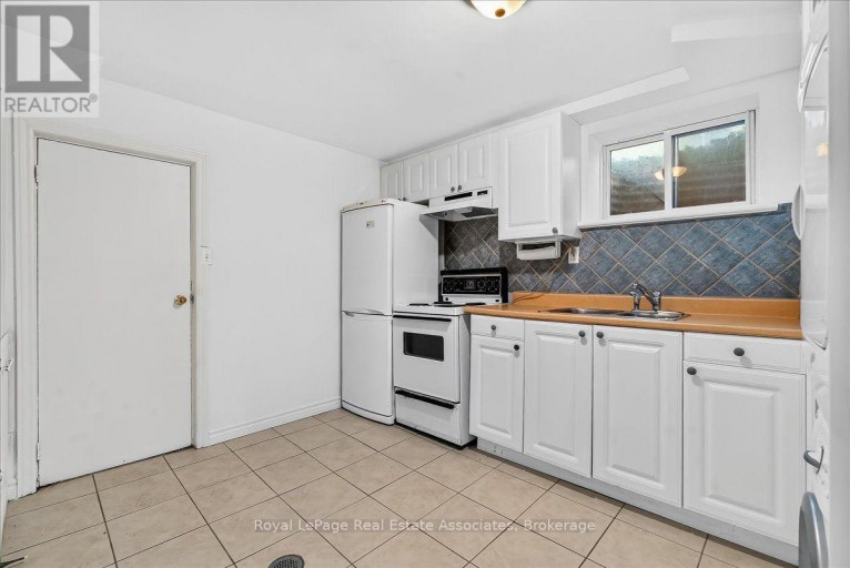 132 VISTA BOULEVARD, Mississauga (Streetsville), Ontario, L5M1V9